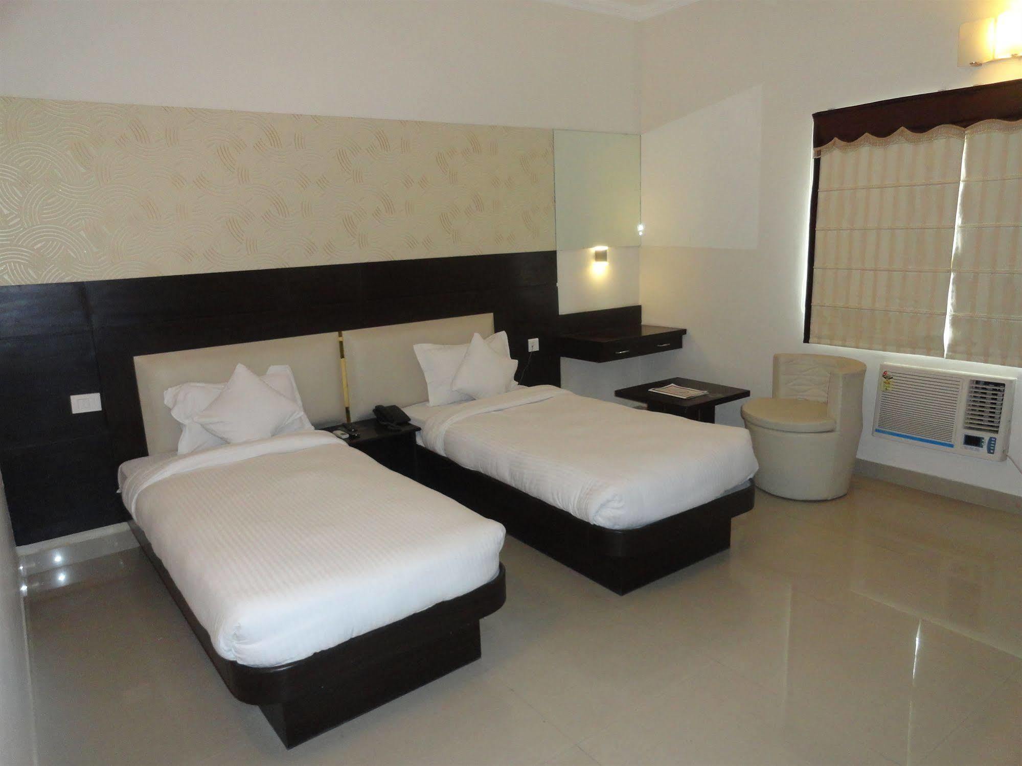 Fabhotel Plus Maniram Palace Agra  Ngoại thất bức ảnh